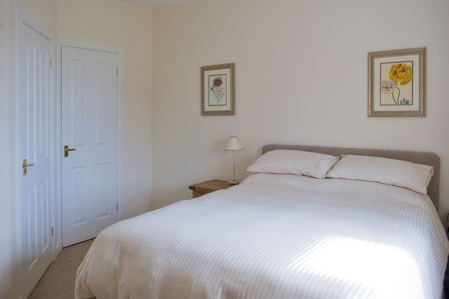 Walnut Tree Cottage Bedroom1